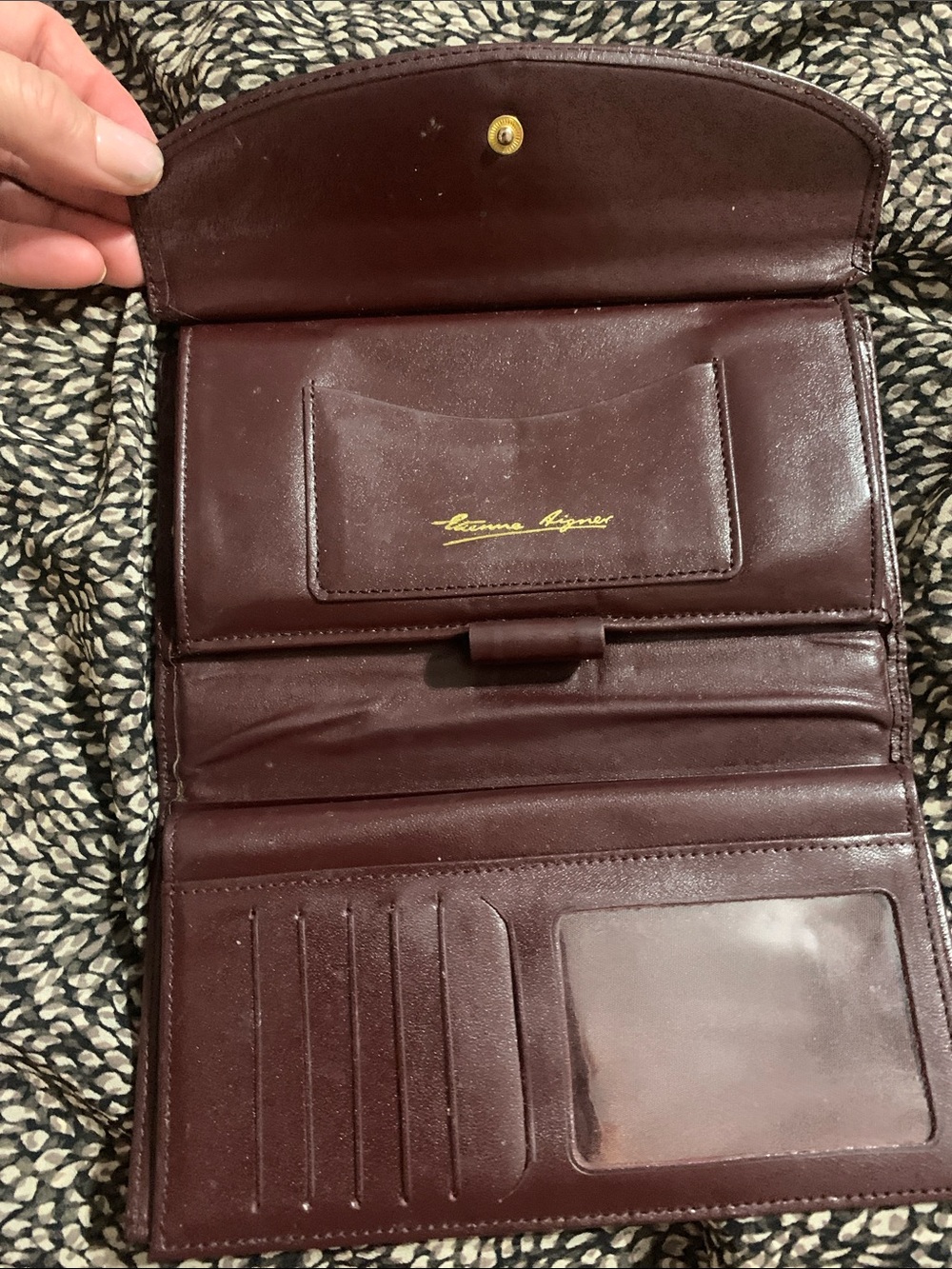 Etienne Aigner Maroon Leather Kiss-Lock Wallet - Picture 3 of 5